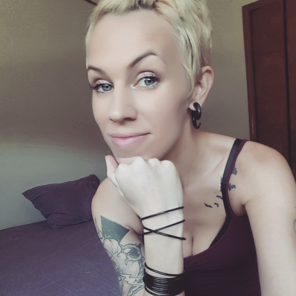 Meet your Posher, Andrea